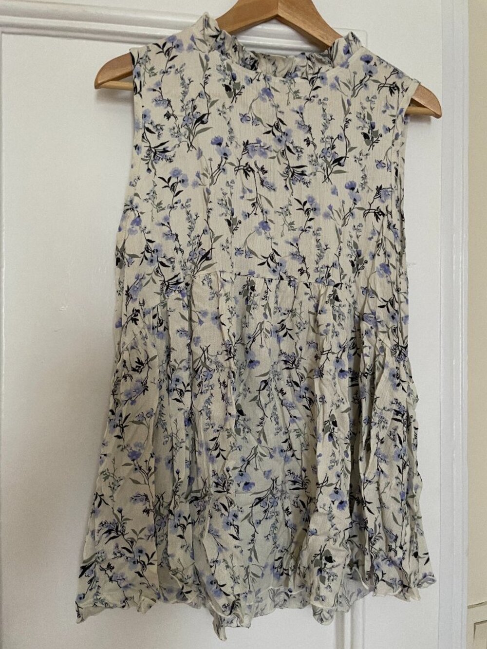 NWOT Floral Sleeveless Babydoll Top — Boho Maternity Friendly (Size M)